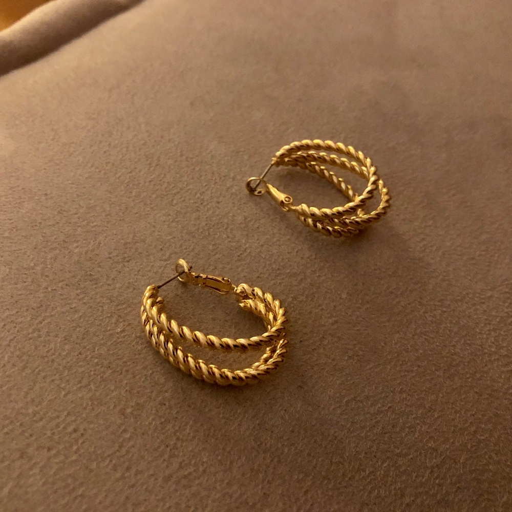 Brand new fancy gold hoop like earrings